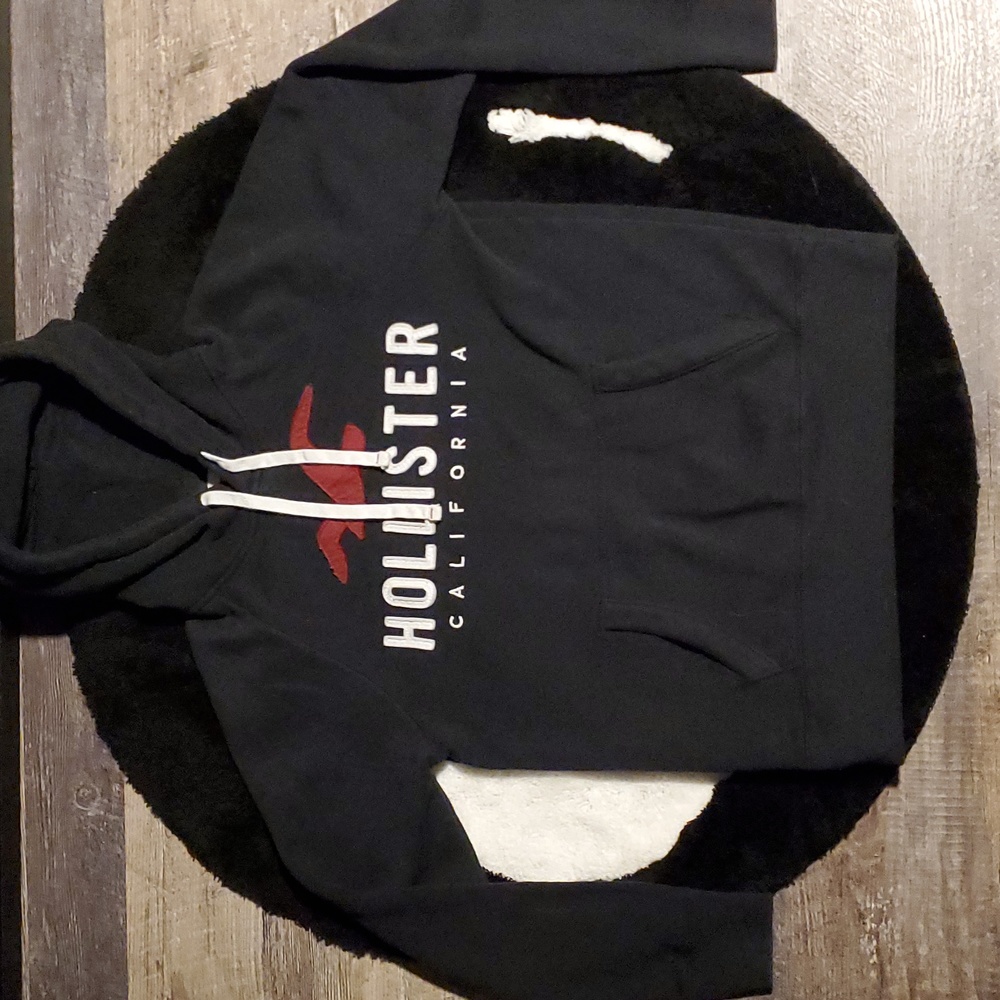 Hollister Men's Black Logo Pullover hoodie